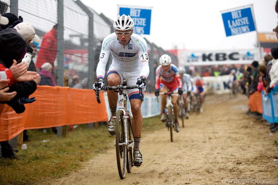 Living up to the expectations, Sven Nys, the then-leader of the World Cup overall rankings, tried to ride away from the field. Living up to the expectations, Sven Nys, the then-leader of the World Cup overall rankings, tried to ride away from the field.