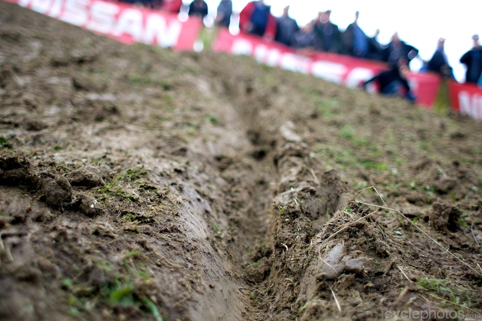 The mud wasn't a problem this week either, however certain parts of the course were positively slippery. The mud wasn't a problem this week either, however certain parts of the course were positively slippery.