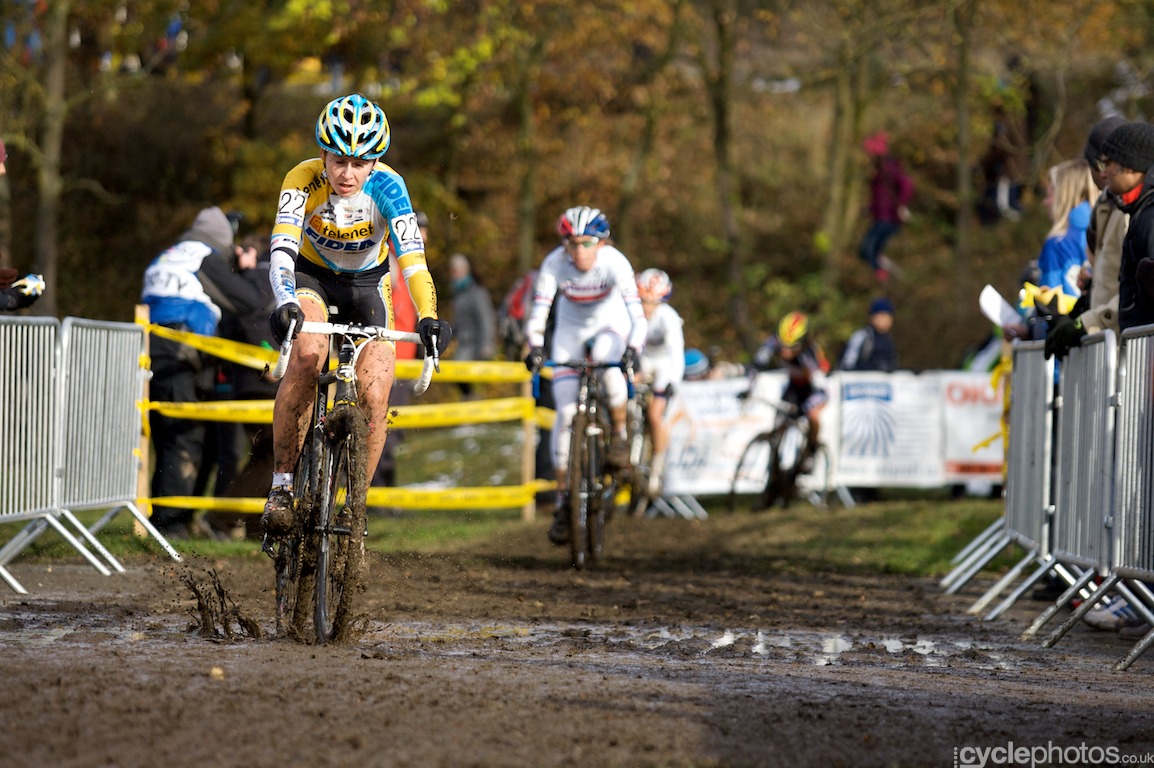 Nikki Harris didn't have a good start, but with a great ride she moved up dynamically in the field and she was fast enough to grab a podium place eventually Nikki Harris didn't have a good start, but with a great ride she moved up dynamically in the field and she was fast enough to grab a podium place eventually
