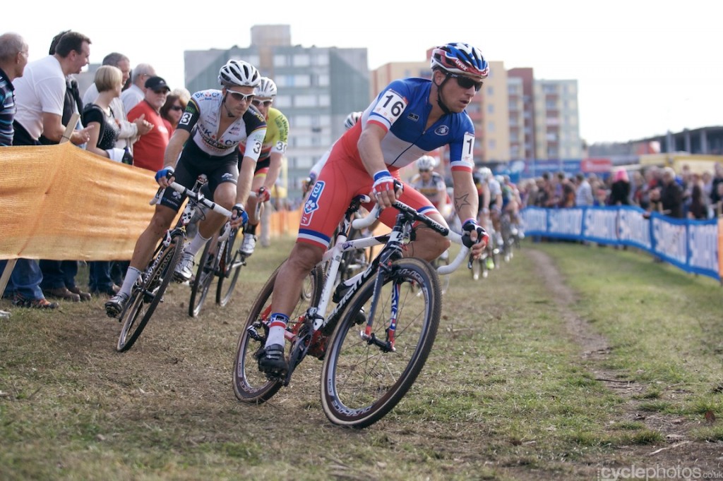 Francis Mourey leads the race in the first lap of the elite men's cyclocross World Cup race in Tabor.