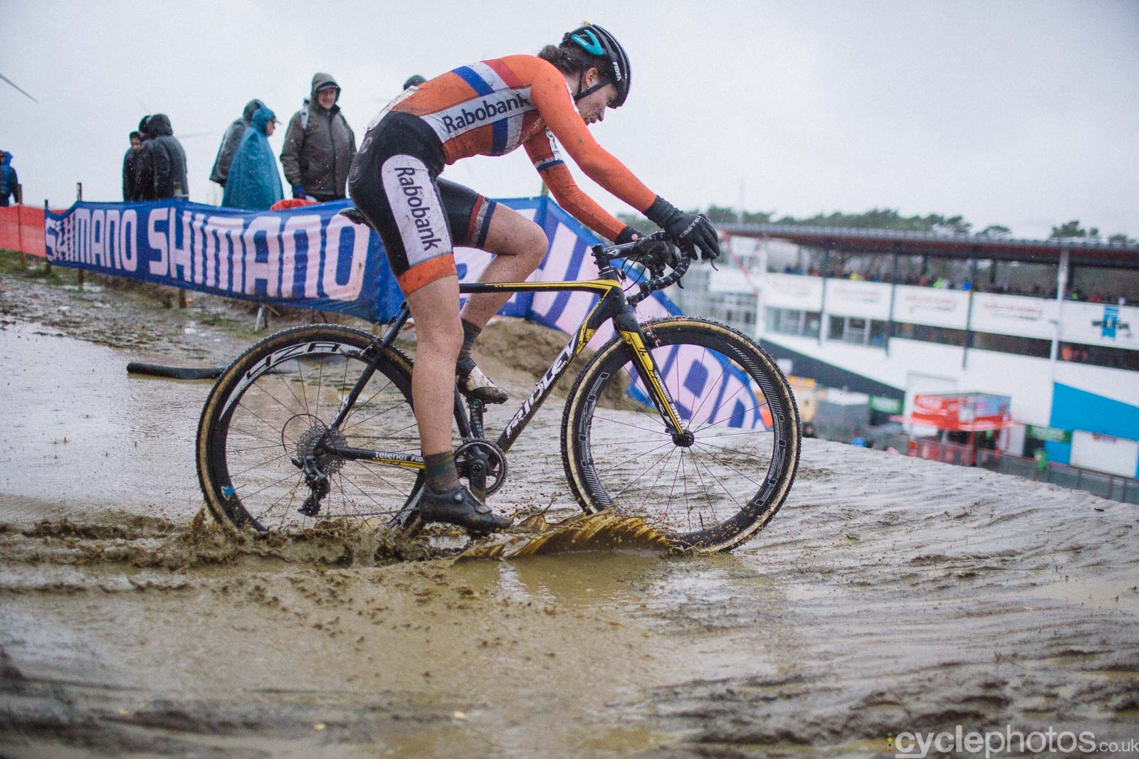 2016-cyclephotos-cyclocross-world-championships-zolder-132128-fleur-nagengast
