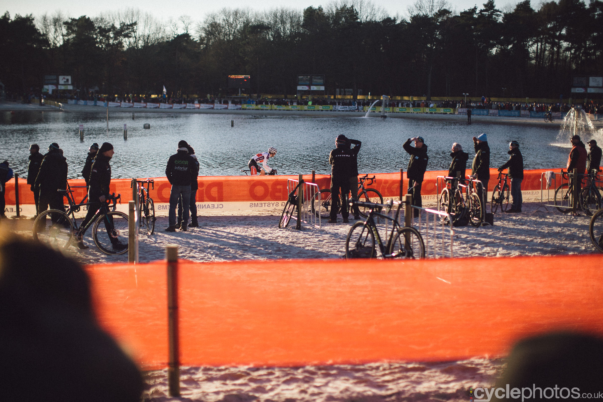 2016-cyclocross-zilvermeercross-mol-152317-david-van-der-poel