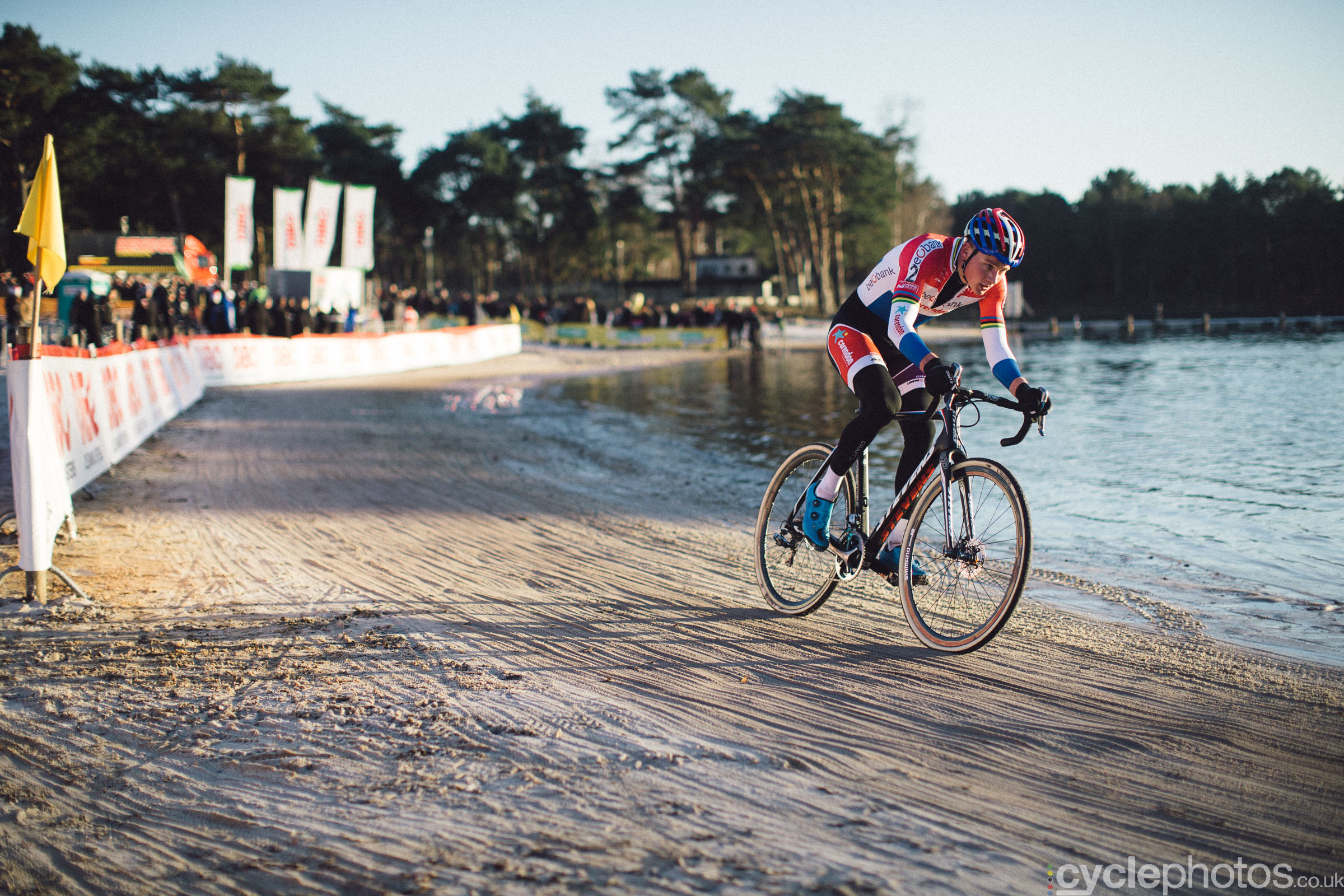 2016-cyclocross-zilvermeercross-mol-153557-mathieu-van-der-poel